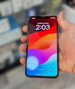 I phone XS Max condition 10/10 lush Set. Battery health 79. .  . . 64  GB