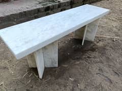 white marble benches for lawns