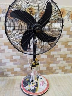 Silk padestal fan full size in black color just 1 month used