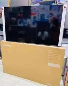 SAMSUNG  AU7000 UHD 4K CRYSTAL TV BOXPAK ORIGINAL