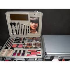 Miss young Beauty box