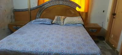 Queen size bed 3 door cupbard