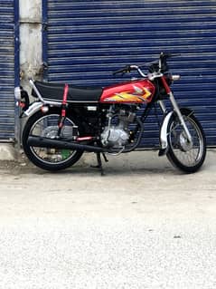 21 model honda 125 for sell. full modified,no work required.