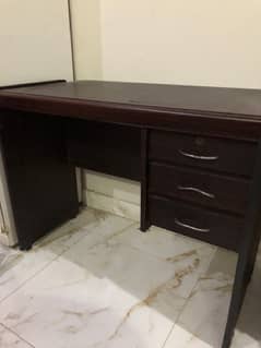 office table for sale urgently