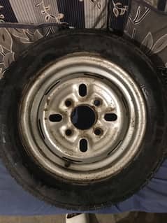 Carydabbe  ka second hand tire and bumper