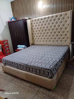 Bed set with side tables and dressing table