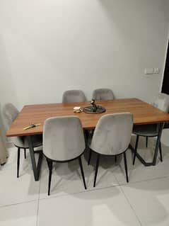 Dining table with 6 chairs 0