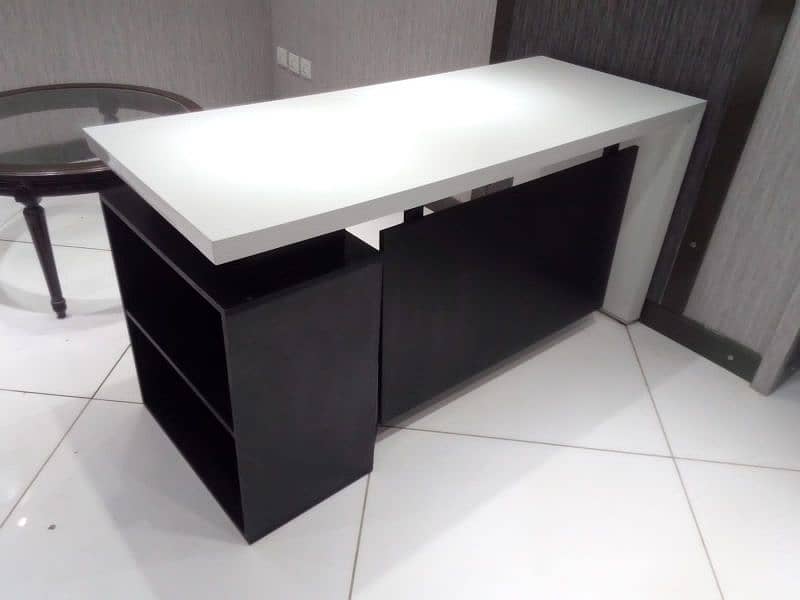 EXECUTIVE TABLES/MANAGER TABLES/TOP LEVEL MANAGEMENT/OFFICE FURNITURE 6