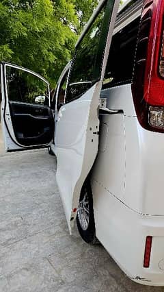 Toyota Noah 2022