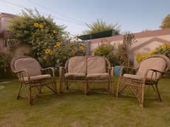 Can Chairs 4 seater with cushions