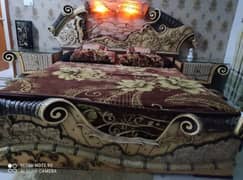 queen bed for sale heavy material