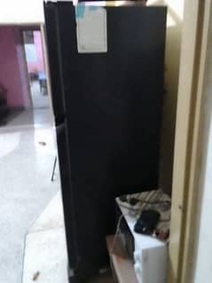 refrigerator for sale in garentue with 1 month usage