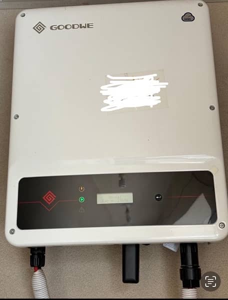 One year used GoodWe 5 kW On-Grid Inverter 1