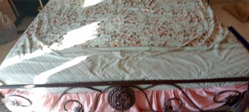 bigg size copper colour iron bed without metres 2