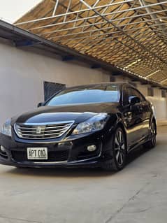 Toyota Crown 2009 Hybrid without sunroof