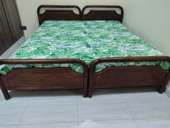 bed / 2 single beds / bed set / single bed  / furniture