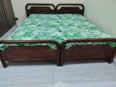 bed / 2 single beds / bed set / single bed  / furniture/Master Molty