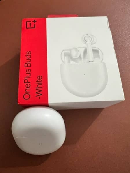 Wireless Earbuds - OnePlus Buds 9.5/10 Condition 6