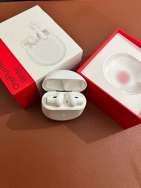 Wireless Earbuds - OnePlus Buds 9.5/10 Condition 7