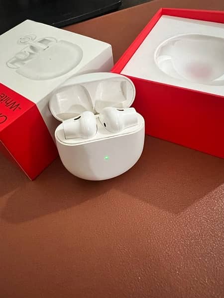 Wireless Earbuds - OnePlus Buds 9.5/10 Condition 9