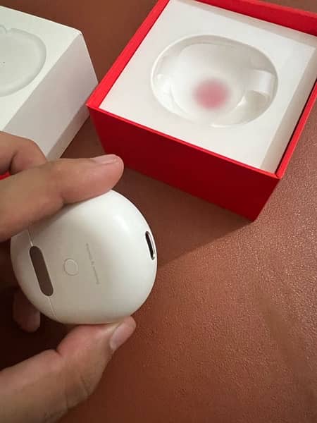 Wireless Earbuds - OnePlus Buds 9.5/10 Condition 11