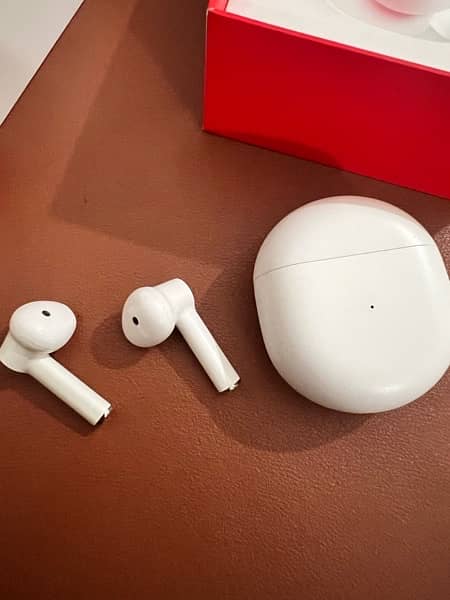 Wireless Earbuds - OnePlus Buds 9.5/10 Condition 13