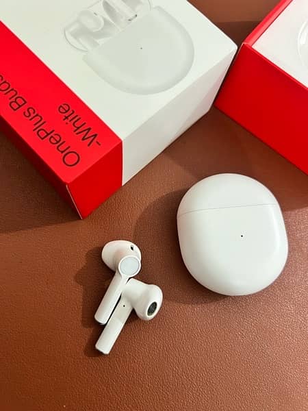 Wireless Earbuds - OnePlus Buds 9.5/10 Condition 16