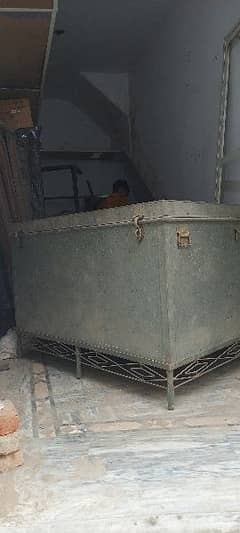 Peti , Big Size, Fully Heavy with Heavy Iron Stand