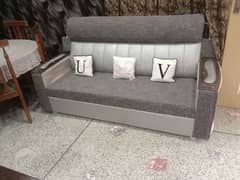 5 seter sofa set brand new 10 by 10