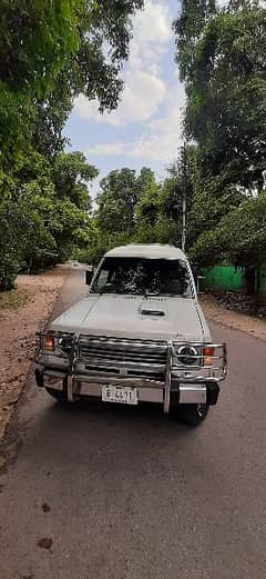 Mitsubishi Pajero 1988