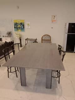 solid dining table looks like new 6 chair moving abroad