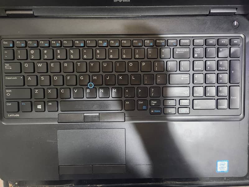 Dell Latitude 5580. core i7 7th Gen. 2GB graphic card Exchange posible 2