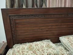 Queen Size Wooden Bed 0