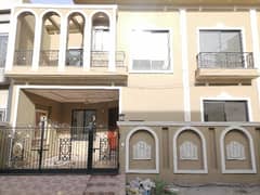 House For sale In Rs. 21500000