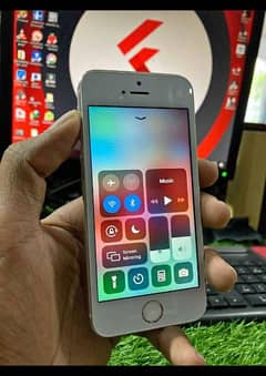 I phone 5s pta approved 0322,7573476 Whatsapp