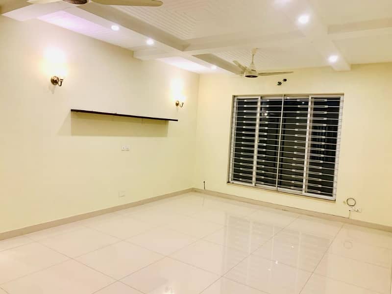 20-Marla Full house Nice Out Class for Rent in DHA Ph-4 Lahore Owner Built House. 2