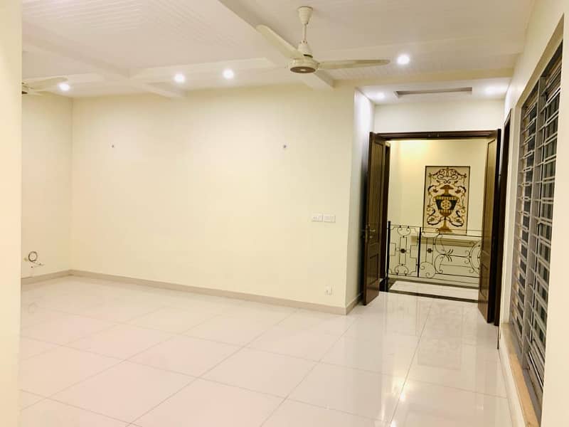 20-Marla Full house Nice Out Class for Rent in DHA Ph-4 Lahore Owner Built House. 11