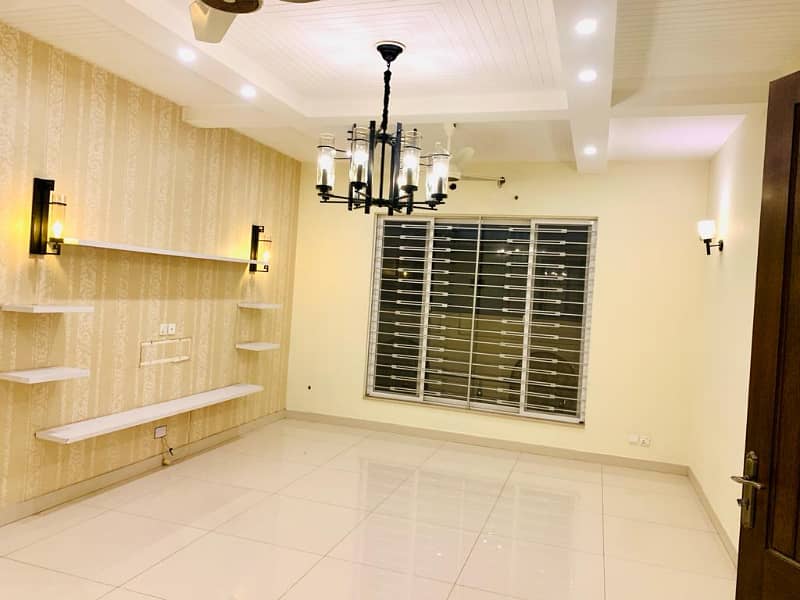 20-Marla Full house Nice Out Class for Rent in DHA Ph-4 Lahore Owner Built House. 15