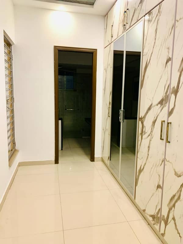 20-Marla Full house Nice Out Class for Rent in DHA Ph-4 Lahore Owner Built House. 18