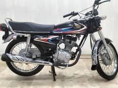 HONDA CG 125 BRAND NEW BIKE GOLDEN NUMBER only 2500kms DRIVE GRANTED