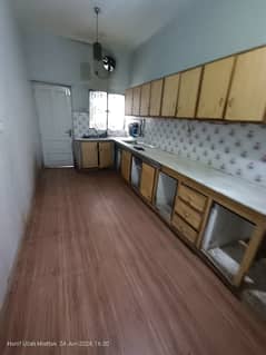3 beds ground Independent portion available for rent in G10 0