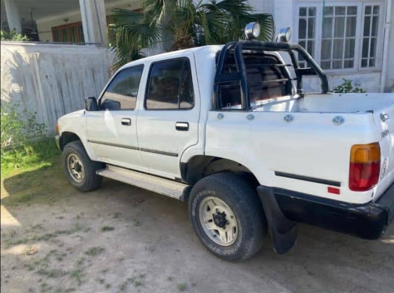 Toyota Hilux 1987 7