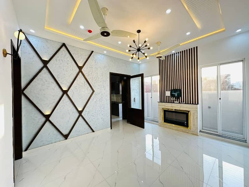 05 Kanal Brand New Full House For rent in DHA 6 E Block. 12