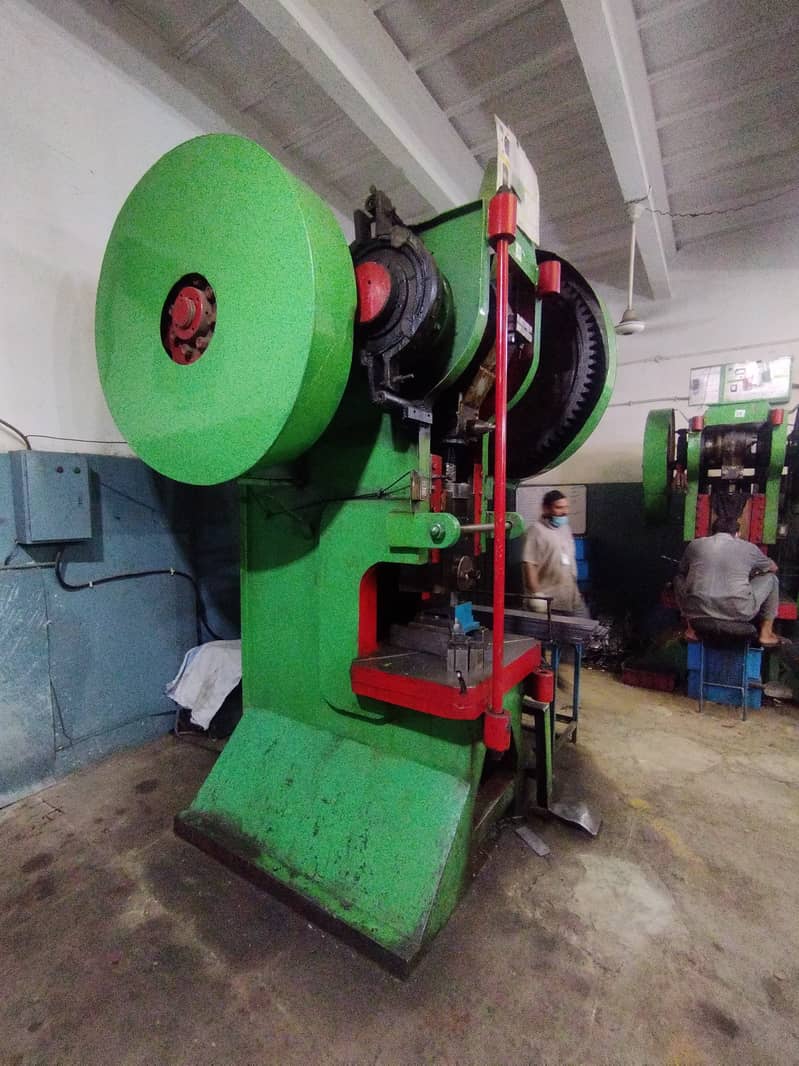 Mechanical Power Press ( 120 Ton) 3