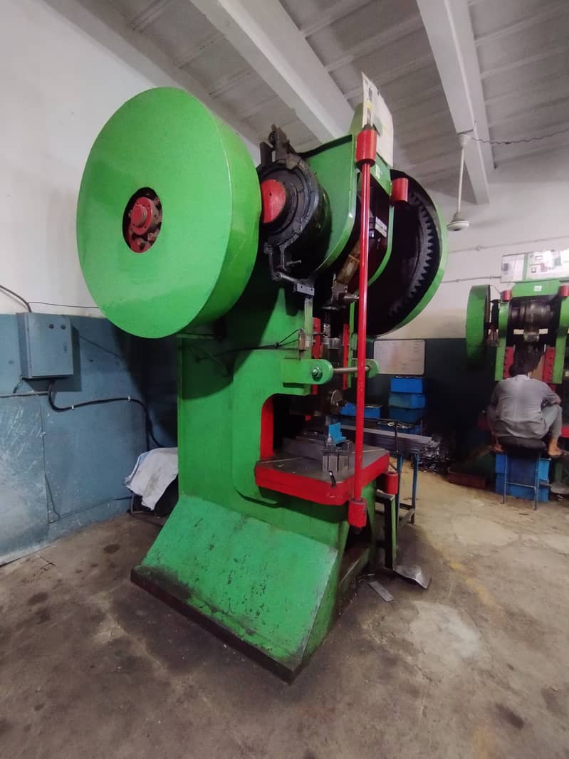 Mechanical Power Press ( 120 Ton) 5