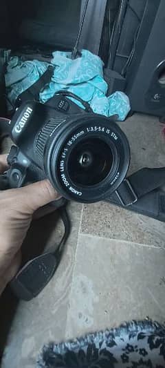 EOS 700D Canon in A+ condition. just like new.