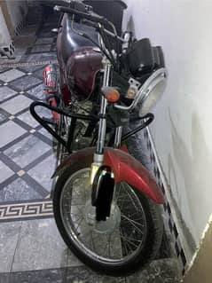 bahot ashi bike hi zabrdast awrag hi 0