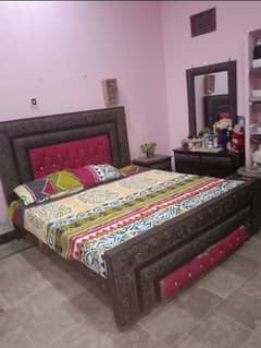 red style Bed for sale 0