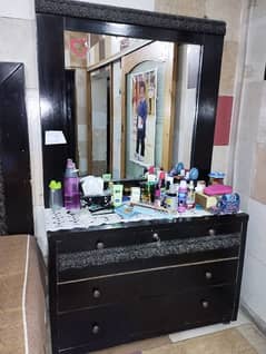 Dressing table ,black colour in very good condition