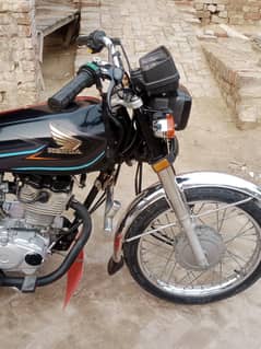 CG 125 for sale with extra modification parts